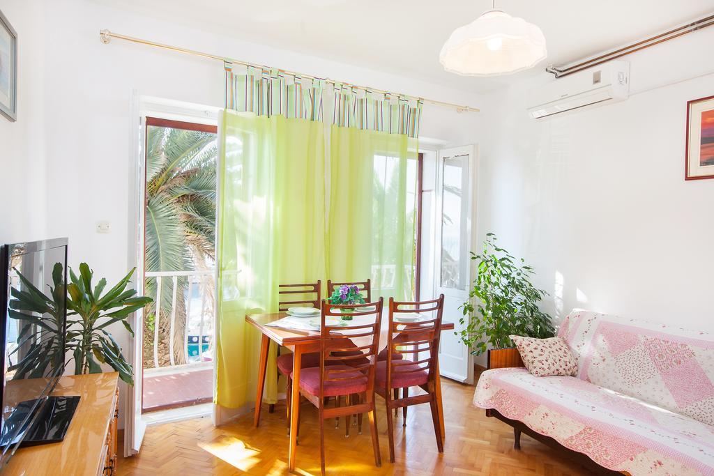 Apartments Teo ポドゥゴラ 部屋 写真