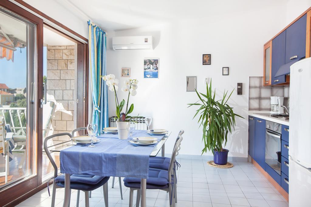 Apartments Teo ポドゥゴラ 部屋 写真